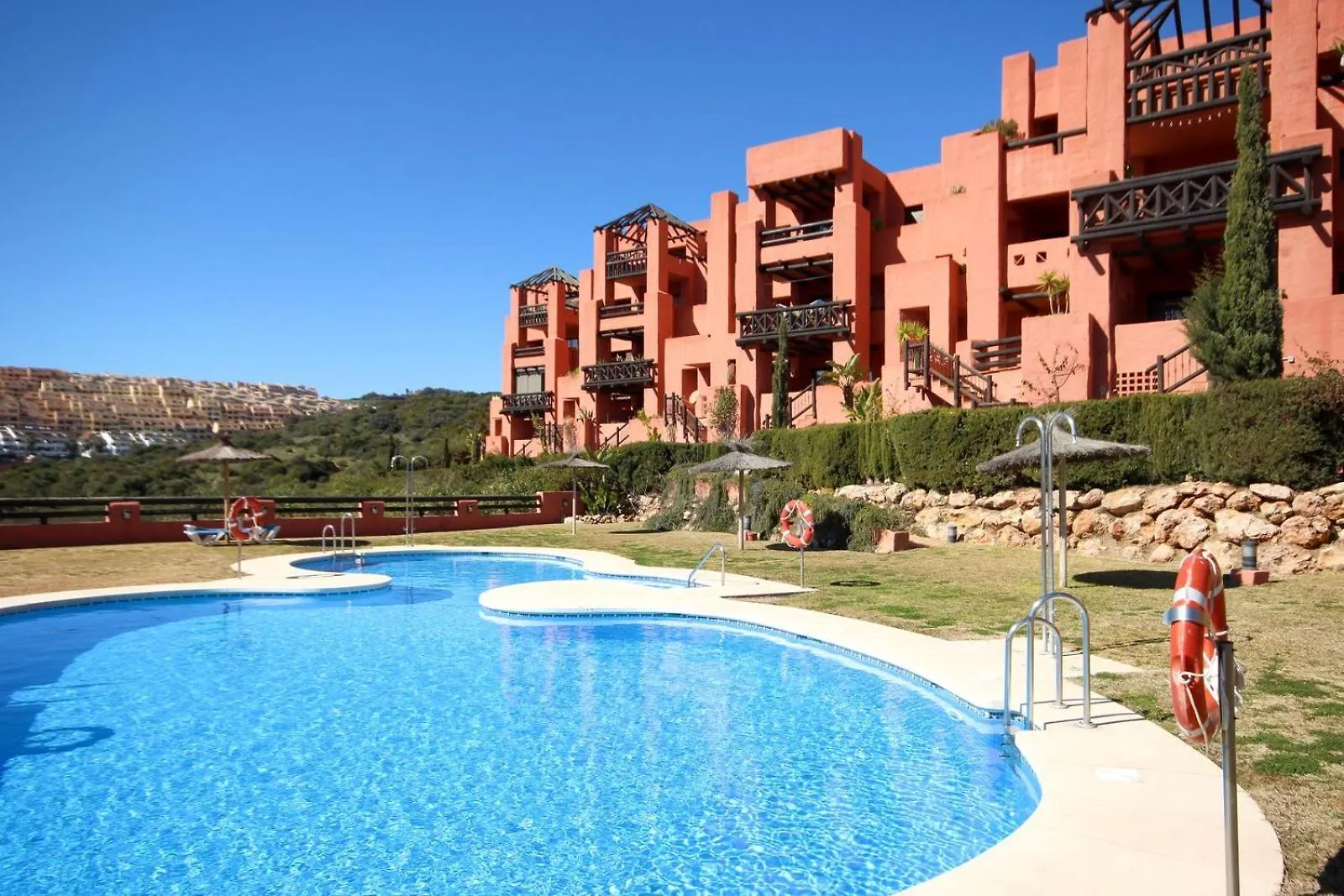 Apartment In Coto Real Duquesa - Sea View & Pools Manilva
