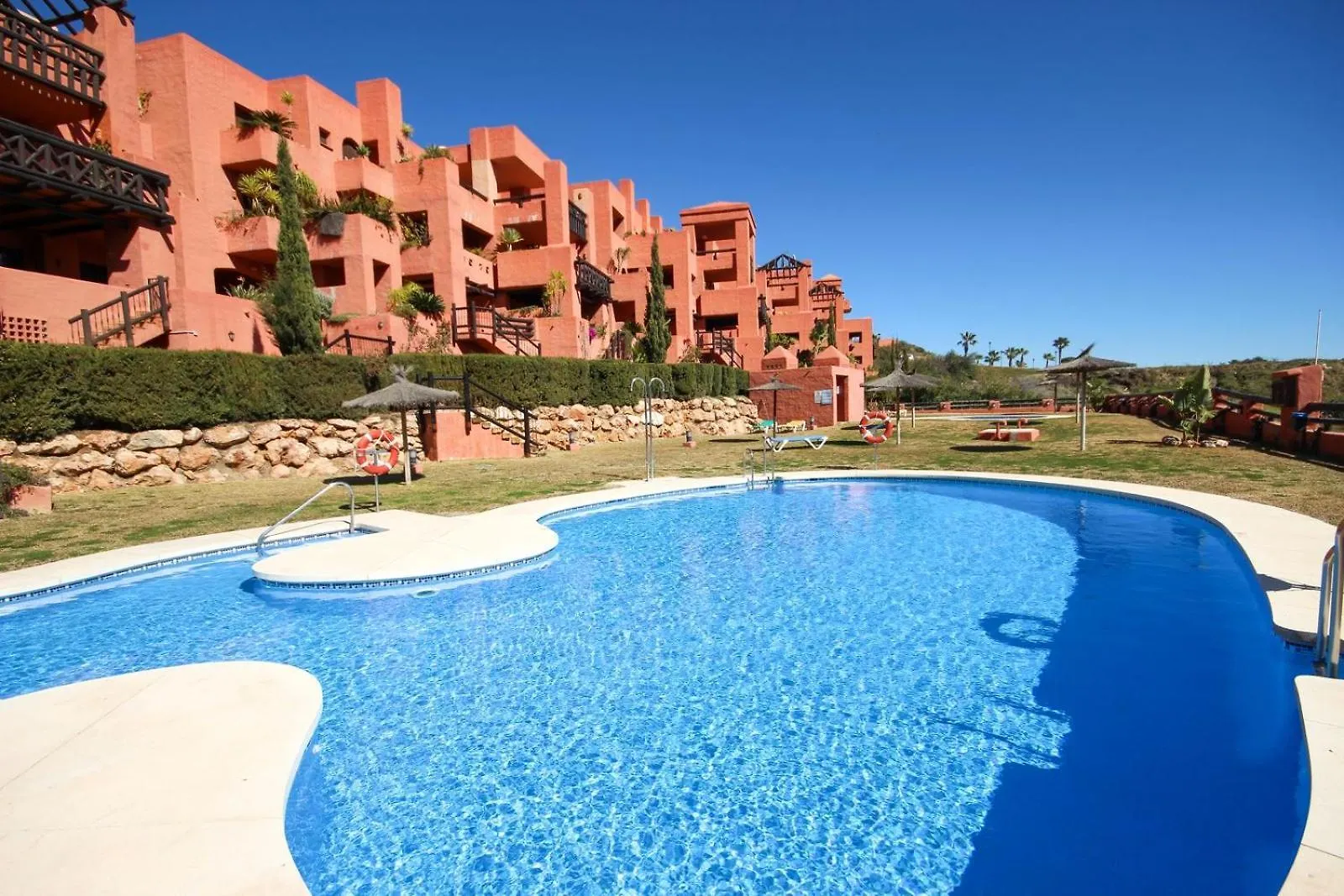 Apartment In Coto Real Duquesa - Sea View & Pools Manilva